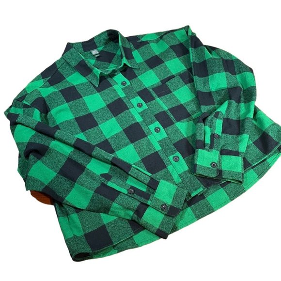wild fable Tops - Wild Fable - Cropped Buffalo Plaid Flannel - Women